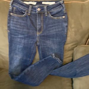 Dark denim size 25 skinny jeans by Anthropologie